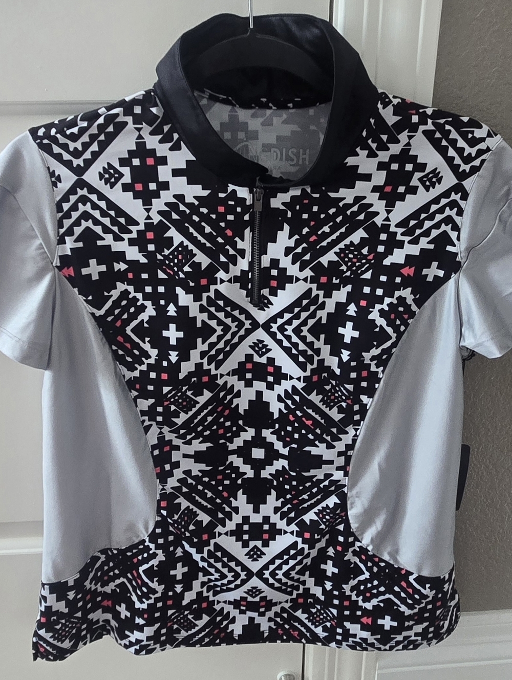 NWT! Swing Dish 1/4 zip short sleeve  top. Slimming Aztec design. Size Large.